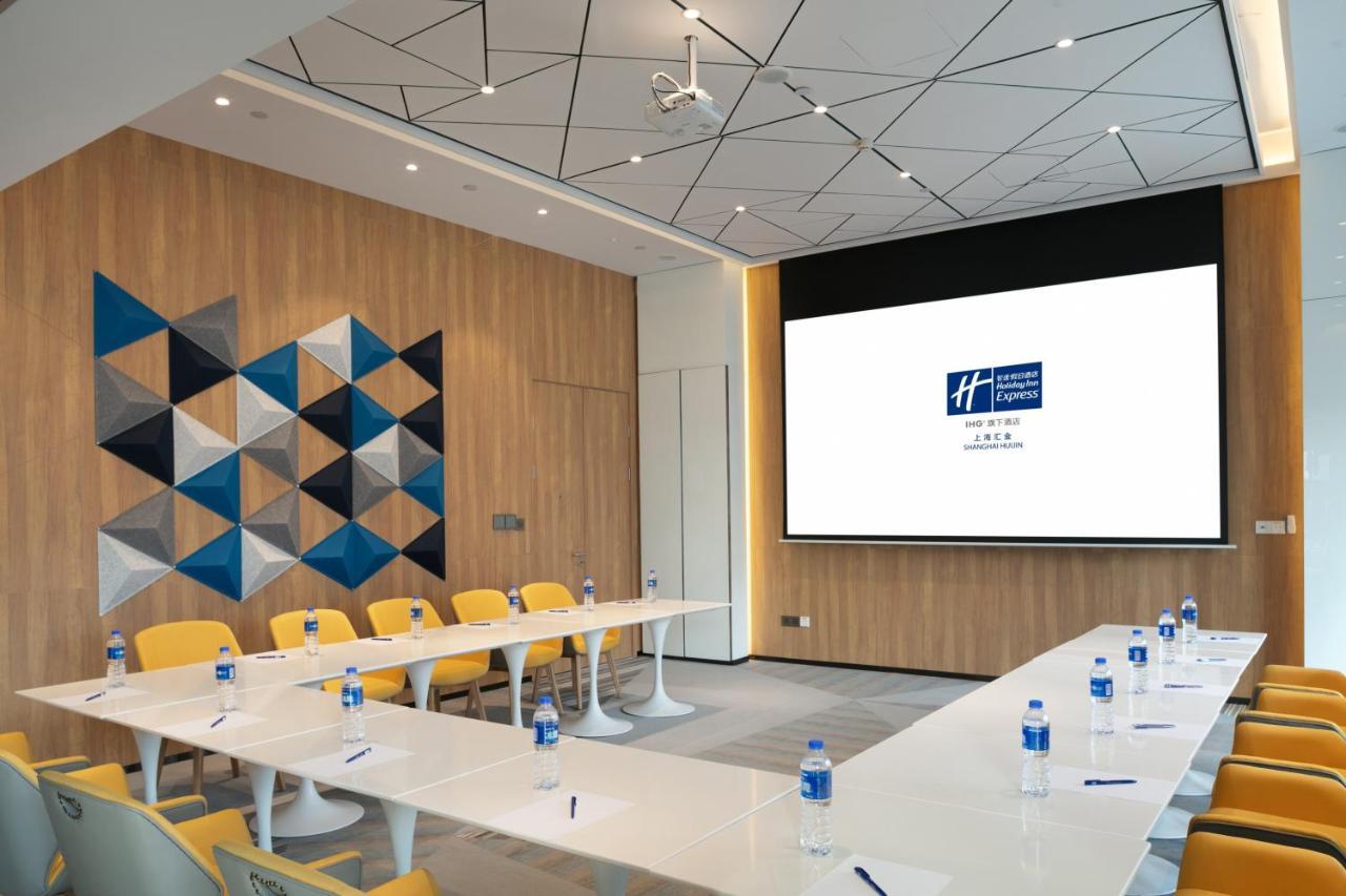 Holiday Inn Express Shanghai Huijin By Ihg Exterior foto